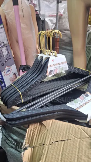Primium Quality Ceramic Hanger