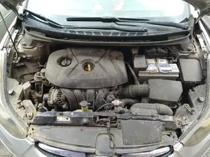 Hyundai Elantra 2012 Silver