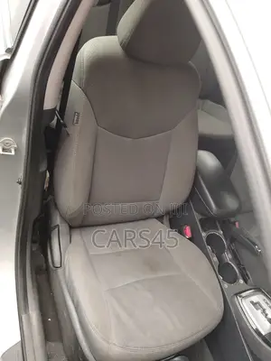Hyundai Elantra 2012 Silver