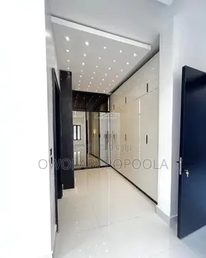 5bdrm Duplex in Osapa London for rent