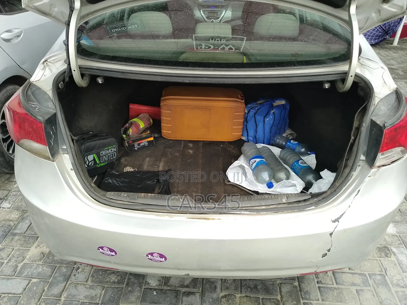Hyundai Elantra 2012 Silver