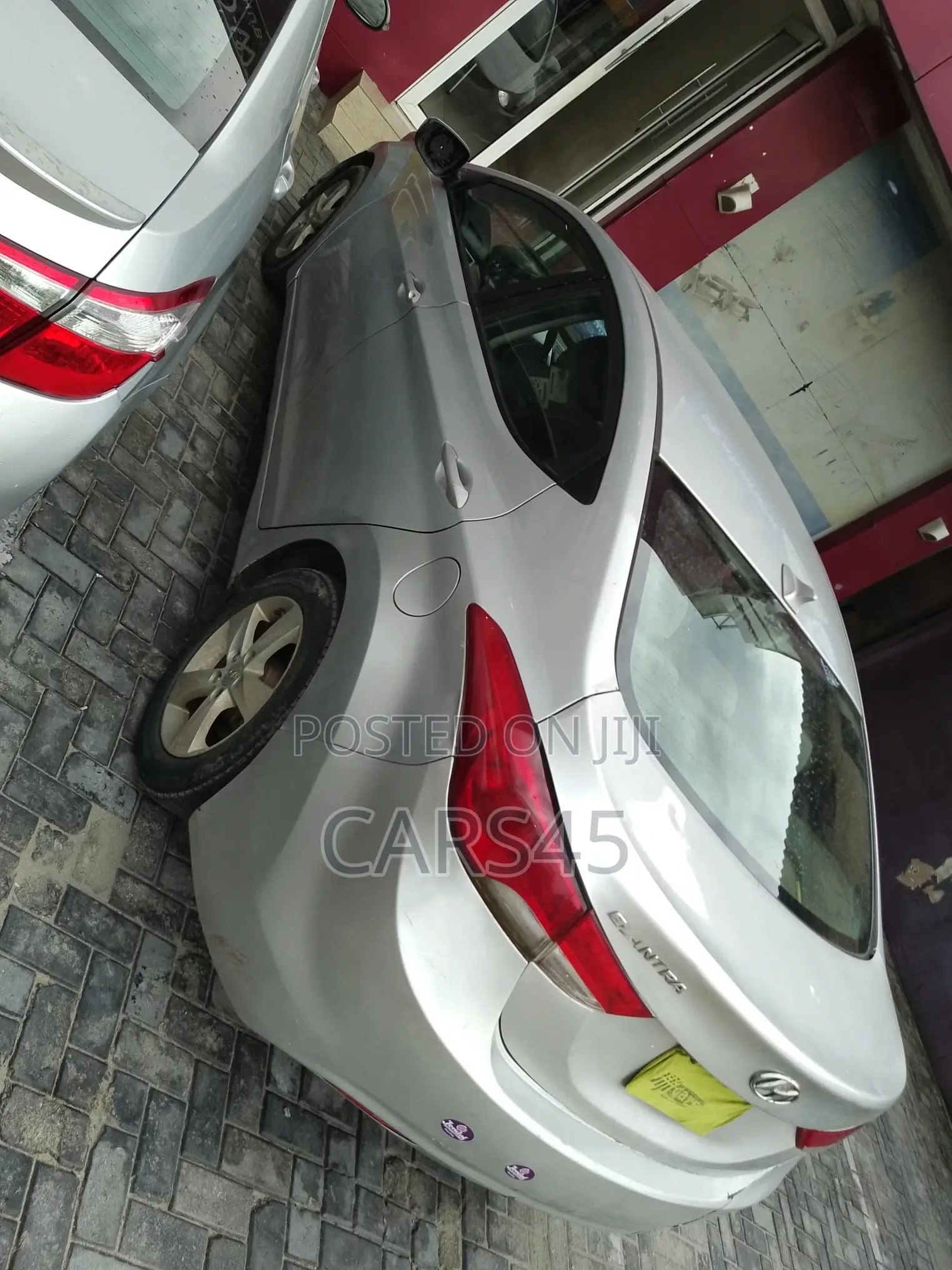 Hyundai Elantra 2012 Silver