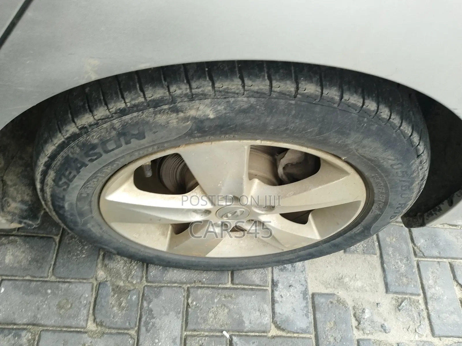 Hyundai Elantra 2012 Silver