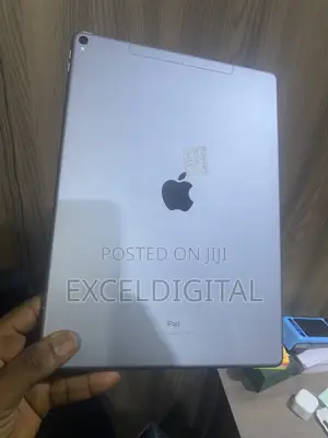 Apple iPad Pro 12.9 (2017) 512 GB Gray