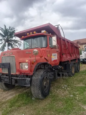 Mack Tipper