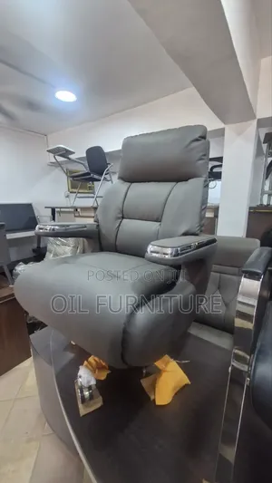 Luxury Executive Recliner Office Chair With Extendable Footrest