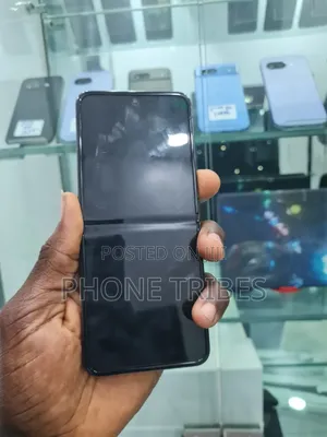 Samsung Galaxy Z Flip4 256 GB