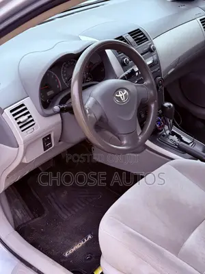 Toyota Corolla LE 4dr Sedan (1.8L 4cyl 4A) 2010 Silver