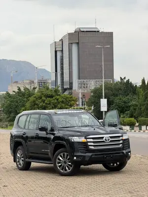 Toyota Land Cruiser 2025 Black