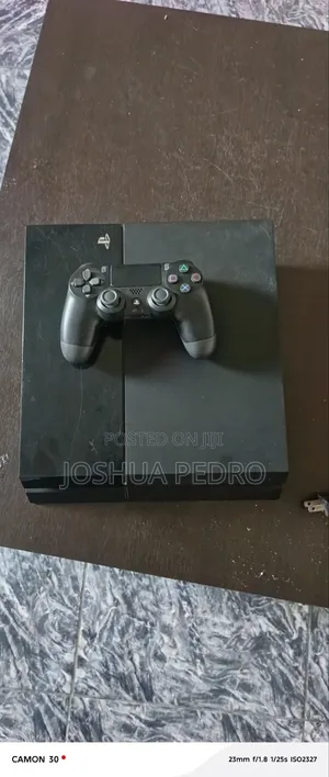 Hacked Ps4 Console With One Pad