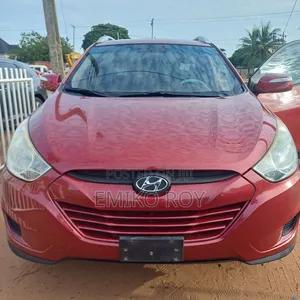 Hyundai Tucson 2012 Red