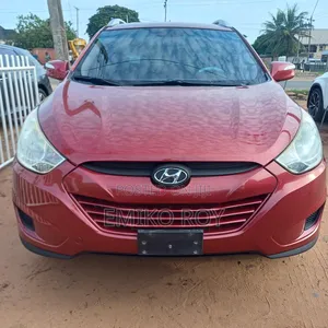 Hyundai Tucson 2012 Red