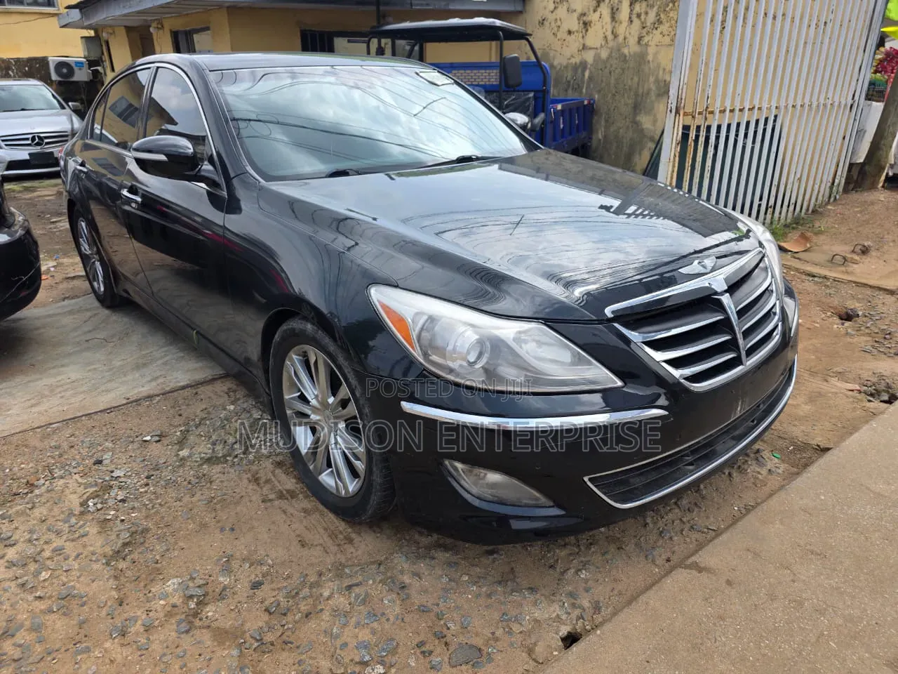 Genesis G90 2015 Black