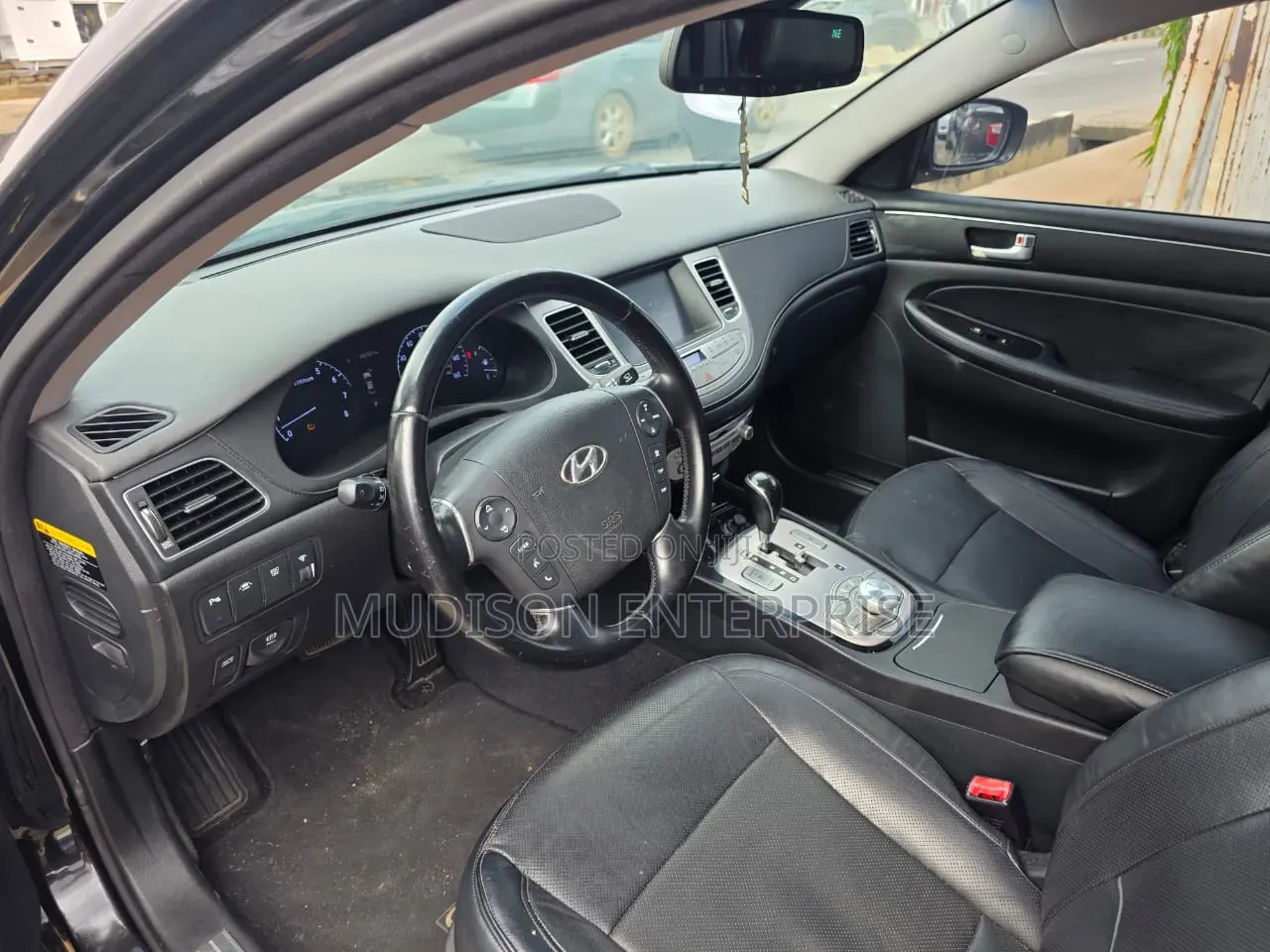 Genesis G90 2015 Black