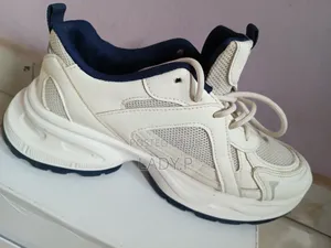 Sneakers - White/Blue -Size 44