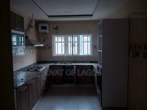 3bdrm Apartment in Oniru, 1004 for rent