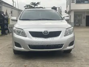 Toyota Corolla LE 4dr Sedan (1.8L 4cyl 4A) 2010 Silver