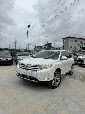 Toyota Highlander Limited 2012 White