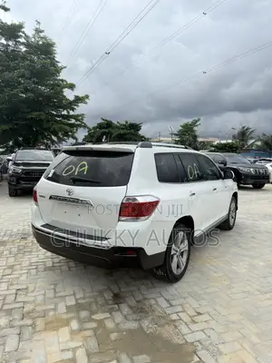 Toyota Highlander Limited 2012 White