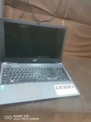 Laptop Acer Aspire E5-571 8GB Intel Core i3 HDD 320GB