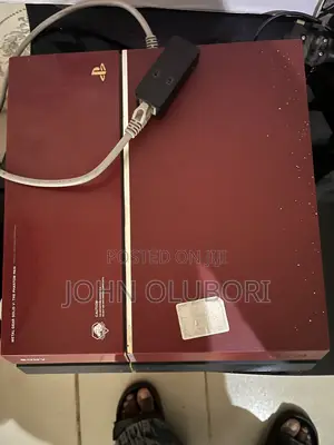 Ps4 Console (Hacked)With 1 Controller