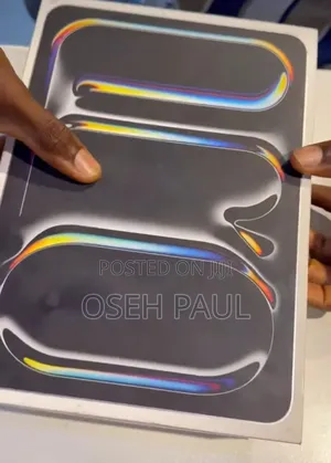 New Apple iPad Pro 13 (2025) 256 GB Silver