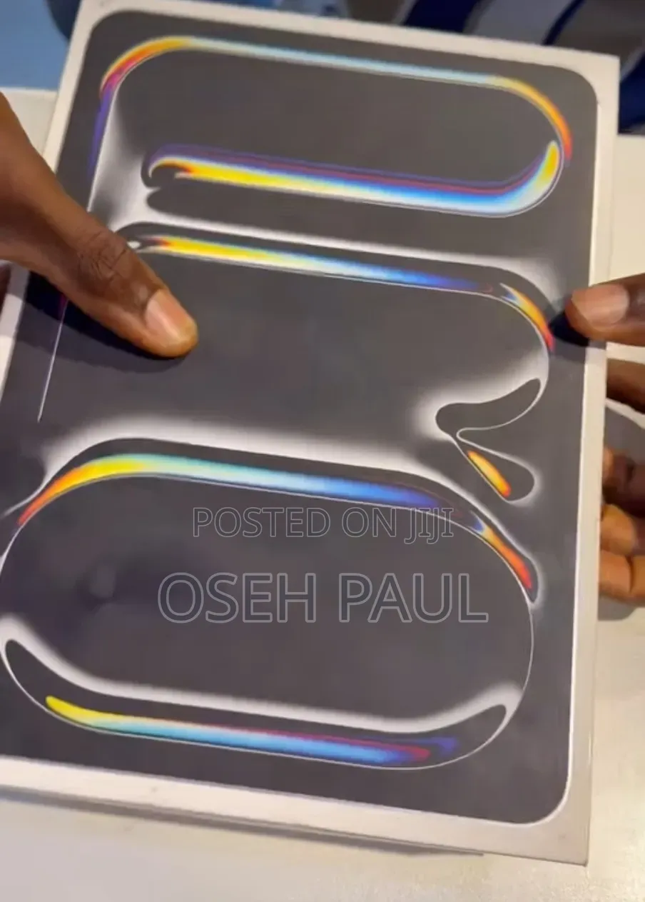 New Apple iPad Pro 13 (2025) 256 GB Silver
