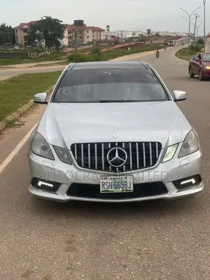 Mercedes-Benz E350 Base 4Matic Sedan AWD (3.5L 6cyl 7A) 2010 Silver