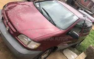 Toyota Sienna CE & 1 hatch 2000 Burgundy