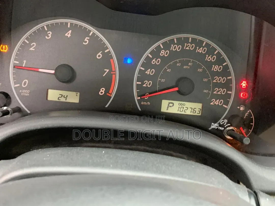 Toyota Corolla 2012 Gold