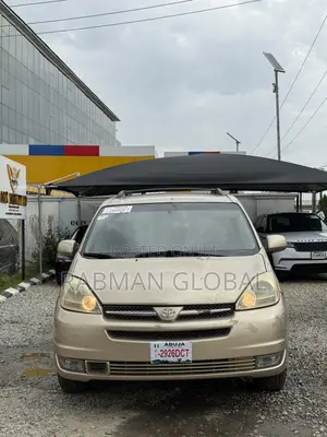 Toyota Sienna 2005 Gold