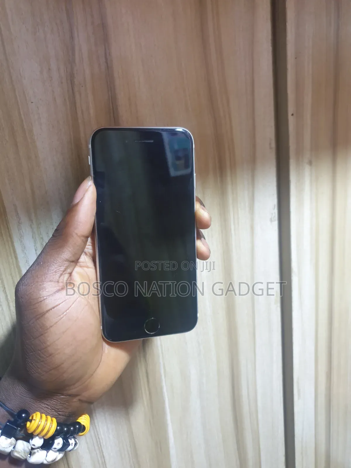 Apple iPhone SE 128 GB White