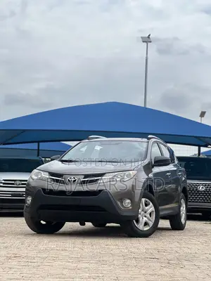 Toyota RAV4 LE AWD (2.5L 4cyl 6A) 2016 Gold