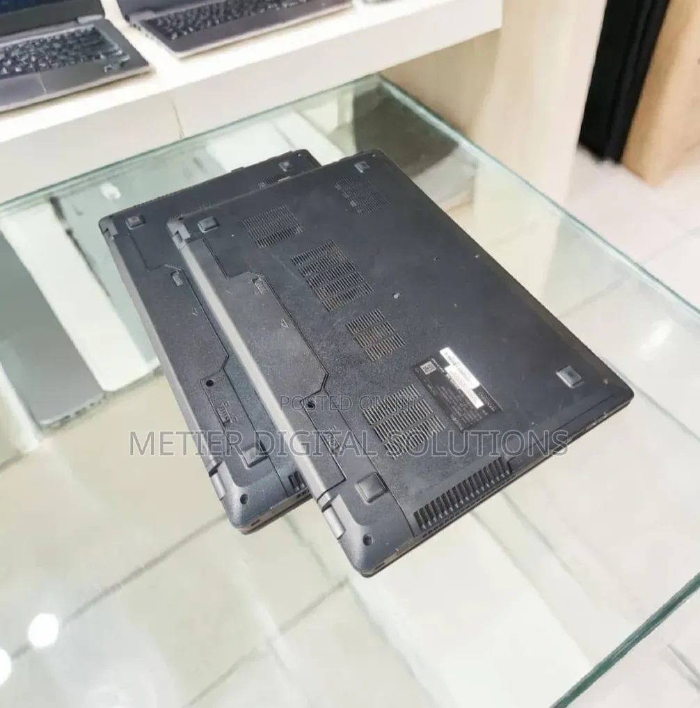 Laptop Clevo P17SM 8GB Intel Core i7 HDD+SSD 1T
