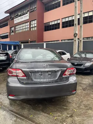 Toyota Corolla LE 4dr Sedan (1.8L 4 cyl 4A) 2009 Gray