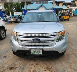 Ford Explorer XLT 4dr 4x4 (3.5L 6cyl 6A) 2011 Silver