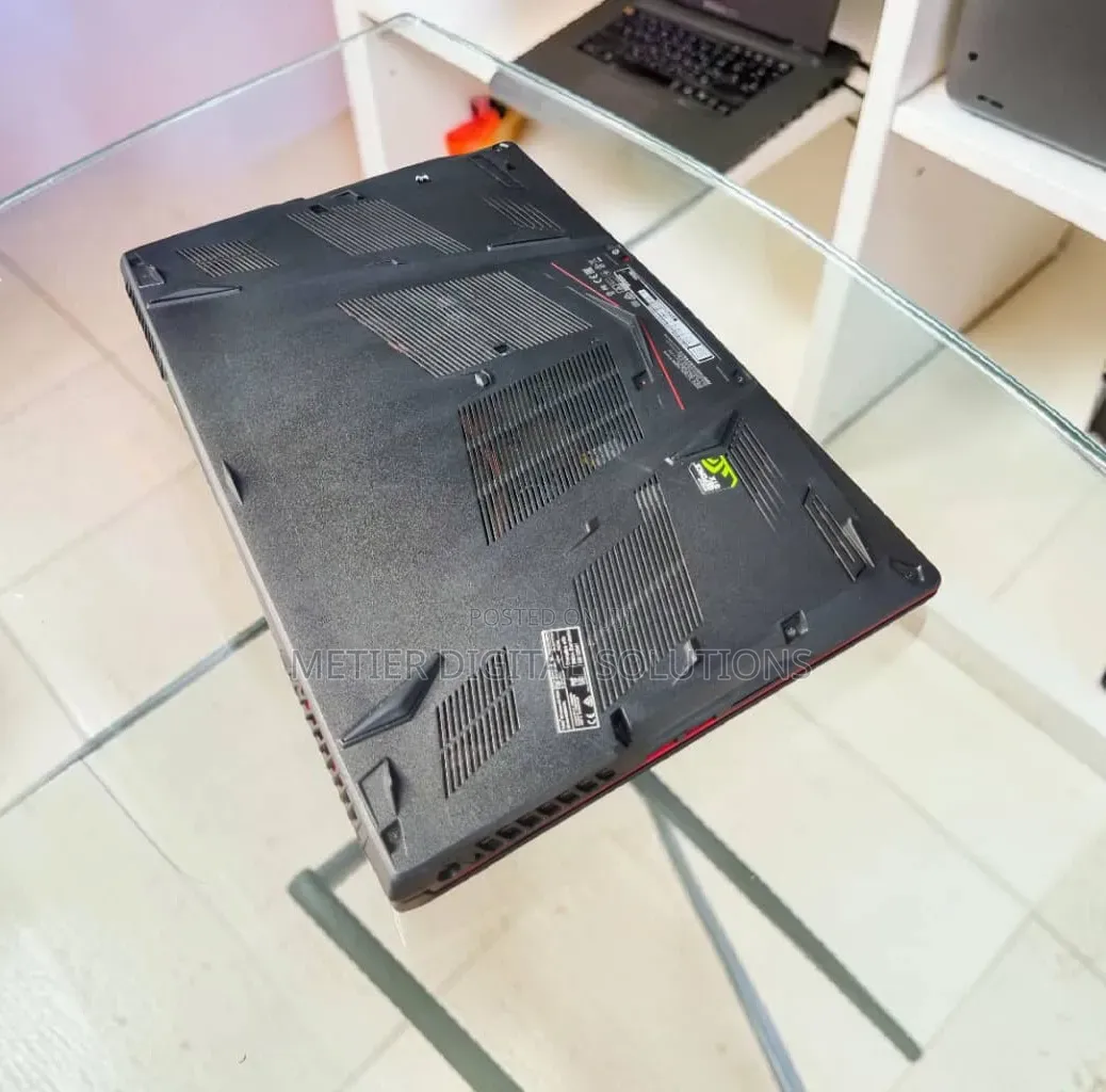 Laptop MSI GL63 8RD 16GB Intel Core i7 HDD+SSD 750GB