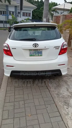 Toyota Matrix 2009 White