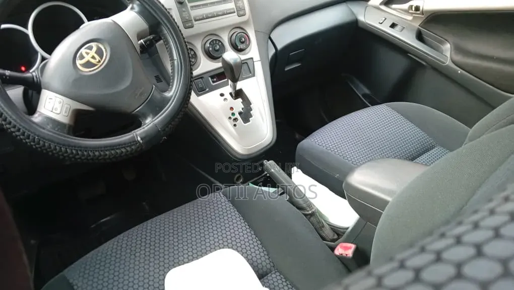 Toyota Matrix 2009 White