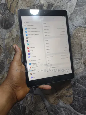 Apple iPad 10.2 (2020) 32 GB Gray