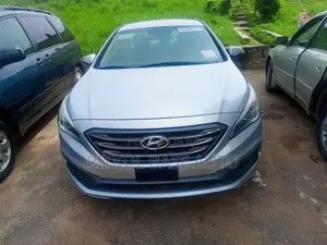 Hyundai Sonata SE 4dr Sedan (2.4L 4cyl 6A) 2015 Silver