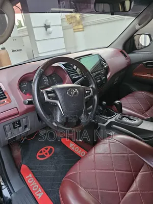 Toyota Hilux 2022 Black