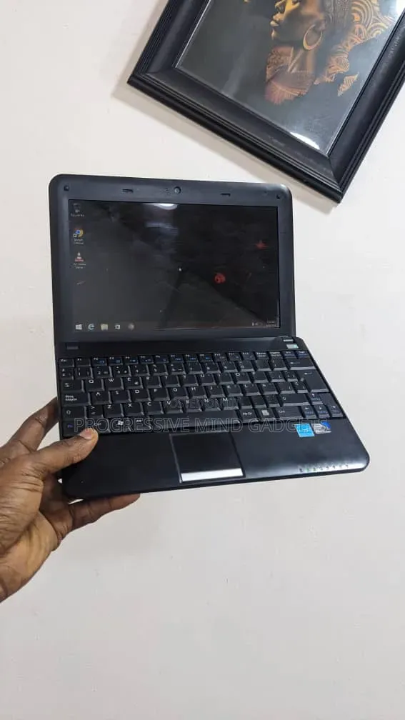 Laptop 2GB Intel Atom HDD 160GB
