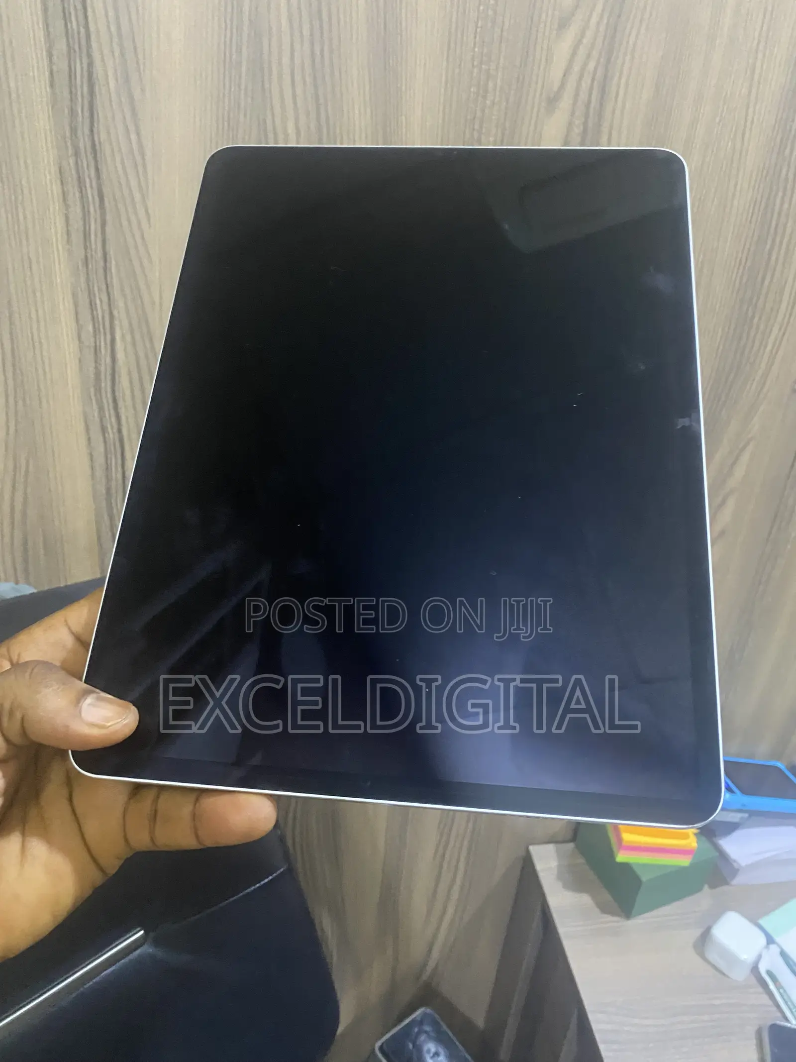 Apple iPad Pro 12.9 (2022) 256 GB Gray