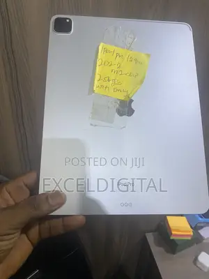 Apple iPad Pro 12.9 (2022) 256 GB Gray