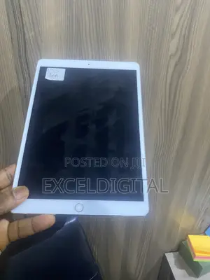 Apple iPad Air (2019) 64 GB White