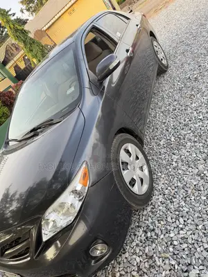 Toyota Corolla LE 4dr Sedan (1.8L 4cyl 4A) 2012 Gray