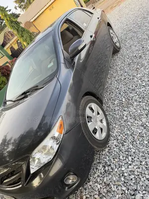 Toyota Corolla LE 4dr Sedan (1.8L 4cyl 4A) 2012 Gray