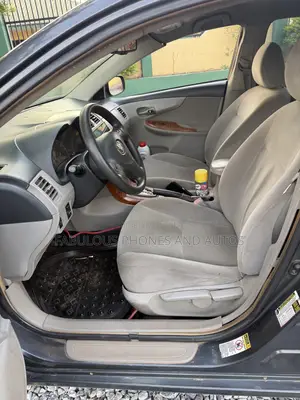 Toyota Corolla LE 4dr Sedan (1.8L 4cyl 4A) 2012 Gray
