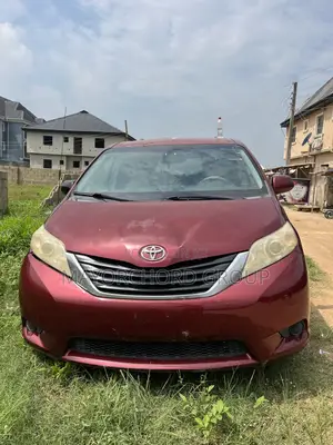 Toyota Sienna LE 7 Passenger Mobility 2012 Red